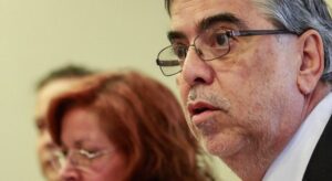 Minsal: 13 proyectos de Piñera retrasados o paralizados