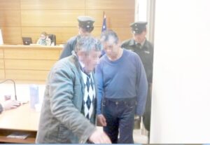 Dos hermanos de 60 años detenidos por violar a una niña de 14