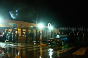 Trabajadores portuarios mantienen paro