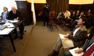 Con un voto en contra y varios “mensajes”, Concejo Municipal aceptó renuncia de Barrientos