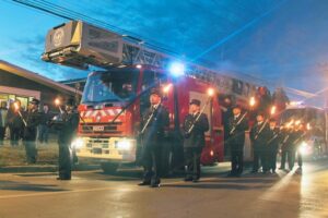 Emotivo adiós a bombero insigne de la Quinta Compañía “Pompe France”