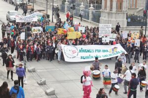 Un centenar de personas marchó 