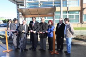 Ministro de Transporte y alcalde de Natales dan por inaugurados los nuevos paraderos
