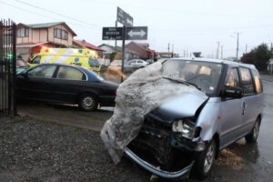 Dos lesionados por colisión registrada en población El Pingüino
