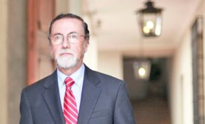Rector de U. de Chile critica el actuar de Ues privadas