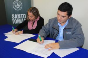 Santo Tomás y Fundación Integra firman convenio para que alumnos desarrollen prácticas profesionales