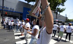 Estudiantes venezolanos rechazan fallo que limita protestas