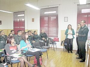 Funcionarios de Gendarmería reciben capacitación en prevención al suicidio