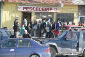 Comercio puntarenense en Semana Santa: huevitos de  Pascua, visitas argentinas y alta afluencia a pescaderías