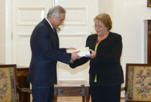 Bachelet recibe copia del documento