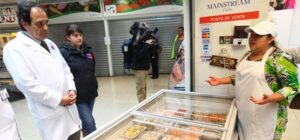 Seremi de Salud fiscalizó Mercado Municipal antes de masiva compra de productos del mar