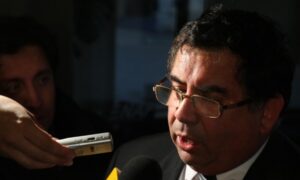 Sindicato de ENAP se une a camioneros en rechazo a dichos de ministro Gómez-Lobo