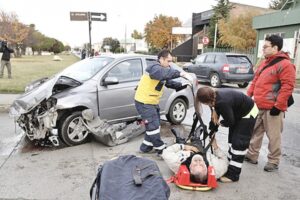 Tres heridos en violenta colisión en cruce conflictivo