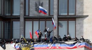 Ucrania se prepara contra manifestantes que tomaron armas