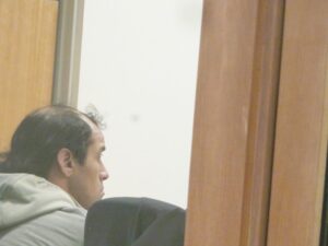 Condenado por golpear y arrastrar del pelo a su pareja
