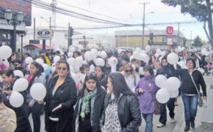 Masiva y emotiva marcha por la salud
