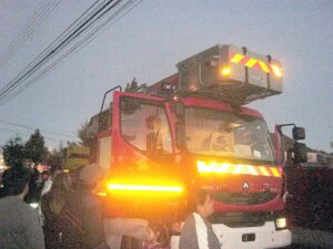 Bomberos cuentan con moderno carro para emergencias de altura