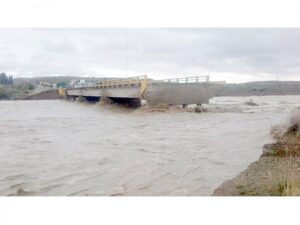 Derrumbe de puente en Argentina provoca masiva caída de Internet y telefonía