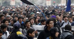 Estudiantes secundarios piden autorizar marcha