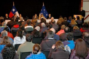Primera autoridad regional realizó su primer viaje a capital de la Provincia Antártica