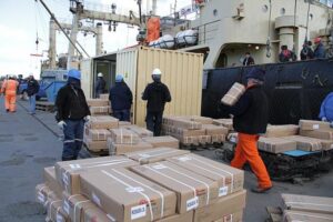 Trabajadores portuarios deponen paro