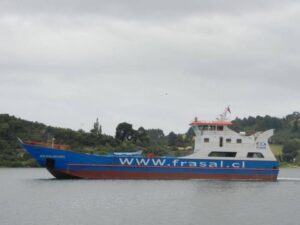 LSG “Puerto Natales” acude a emergencia en el canal Sarmiento