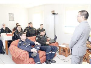 Personal naval es capacitado por la fiscalía