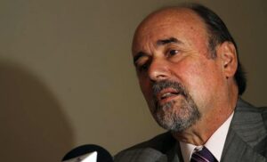 Roberto Sahr pide a Intendente gestionar ingreso de combustible libre de impuestos