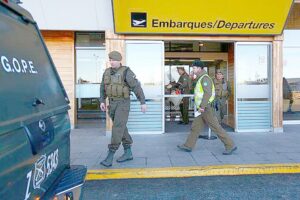 Bolso olvidado en el aeropuerto movilizó a personal del GOPE de Carabineros