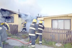 Incendio destruye casa de concejal en Porvenir