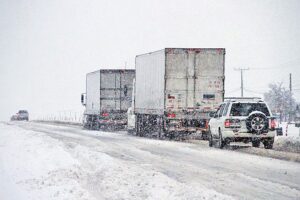 Onemi y Carabineros coordinan acciones para evitar riesgos en rutas de la región