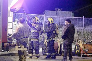 Incendio de  escombros y  basura movilizó  a Bomberos