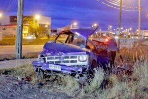 Graves permanecen jóvenes accidentados en Tres Puentes