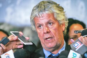 Gobierno asegura cinco cupos universitarios para alumnos destacados