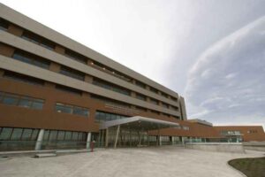 Continúa grave mujer atropellada
