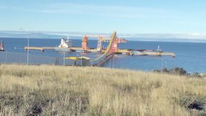 Mina Invierno: reparaciones en muelle tardarán hasta tres meses