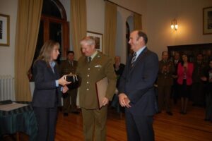 Suboficial es reconocido por el Banco de Chile
