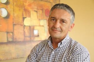 Álvaro Contreras competirá con Cristián Monckeberg por presidencia de RN