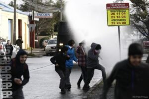 Más de 200 manifestantes y al menos 4 detenidos dejó marcha estudiantil en Punta Arenas