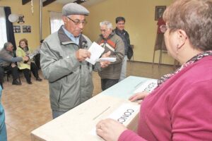 Cuatro partidos se enfrentan en internas para cambiar “rostros” de directivas regionales