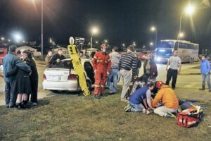 Tres lesionadas deja violenta colisión en conflictiva esquina