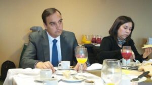 Intendente Flies y seremi Makuc entregan alcances de la Reforma Educacional