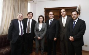 Ministro De Obras Públicas analizó mejoramiento de conectividad terrestre, marítima y aérea  de la zona austral