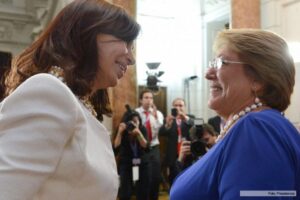 Bachelet visita Argentina en su primer viaje oficial