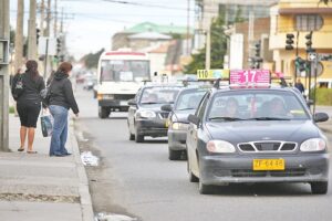 Mujer denuncia que colectivero  la encerró y efectuó tocaciones