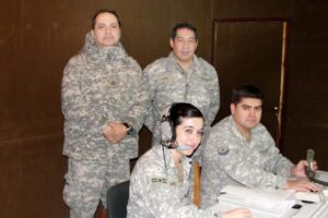 Integran por primera vez a personal femenino en estación de control de tránsito aéreo