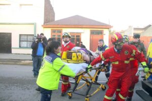 En extrema gravedad mujer de 81 años atropellada por bus