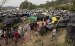 Familias sin techo culpan a la Copa Mundial de la pérdida de sus viviendas