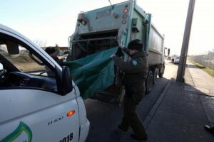 Recién nacido es encontrado sin vida en un camión recolector de basura