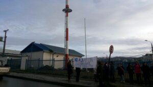 Vecinos de Miraflores Alto protestan por instalación de antena celular